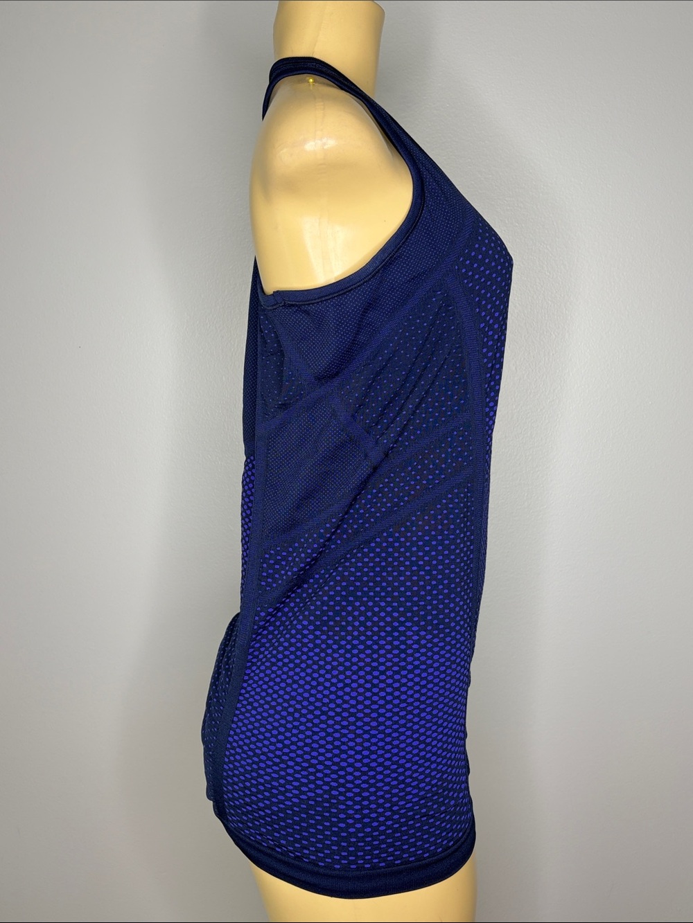 Athleta Women's Navy Blue Racerback Workout Tank Size M - Picture 3 of 5
